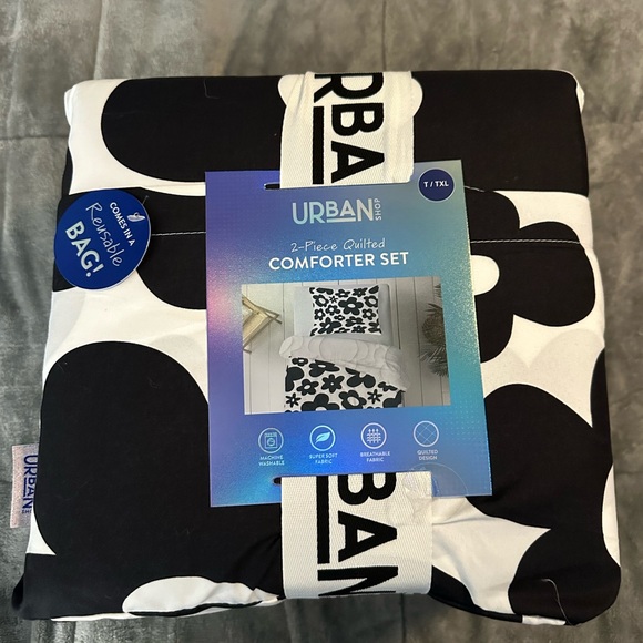 Urban Shop 2-Piece Quilted Comforter set. Twin/XL twin. Geometric Flwrs. NWT - Picture 9 of 16